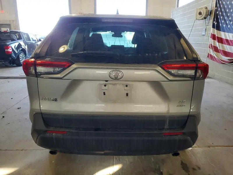2022 TOYOTA RAV4 LE  