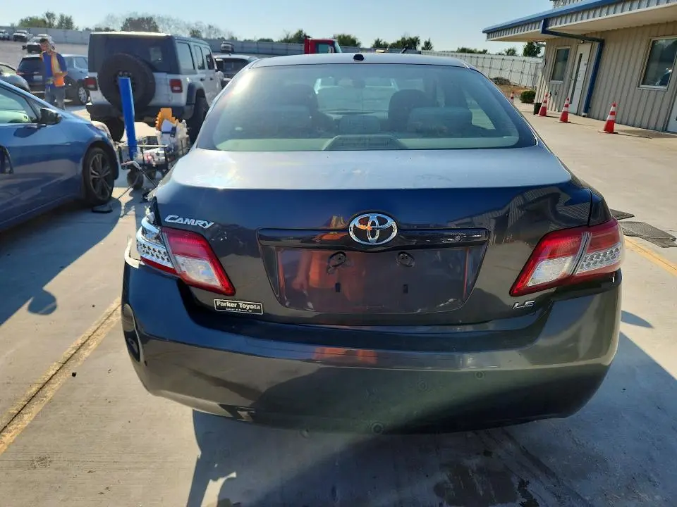 2010 TOYOTA CAMRY LE  