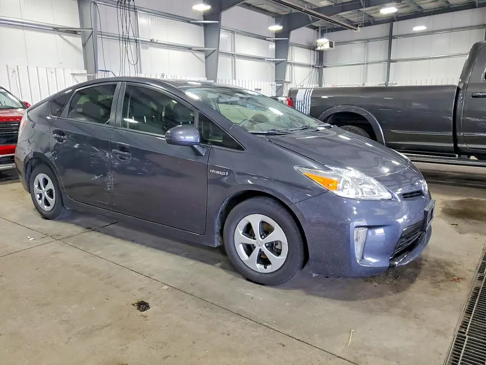 2015 TOYOTA PRIUS THREE  