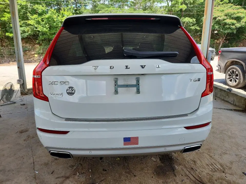 2020 VOLVO XC90 T6 MOMENTUM  