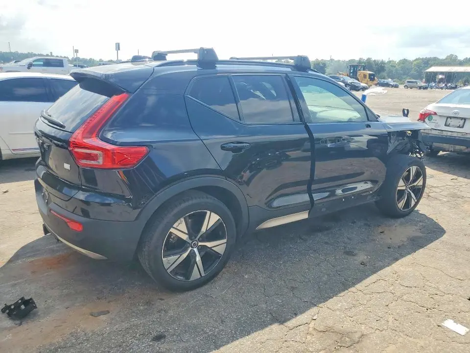 2021 VOLVO XC40 RECHARGE  