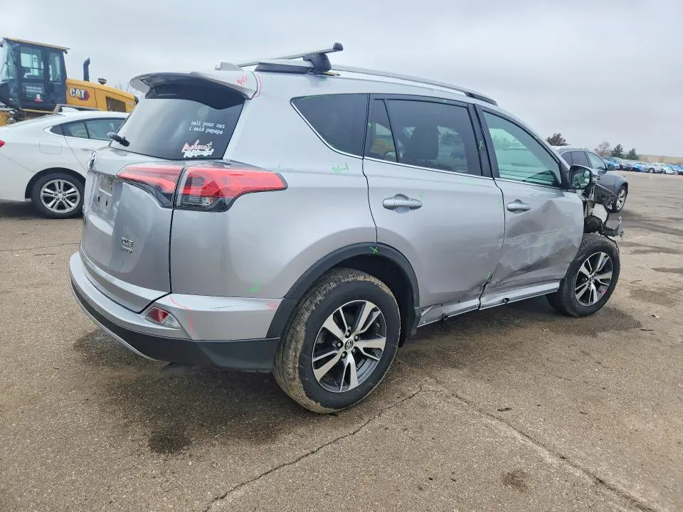 2017 TOYOTA RAV4 XLE  