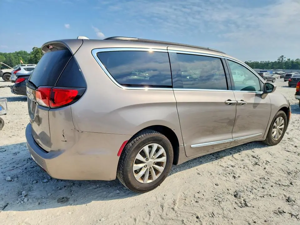 2017 CHRYSLER PACIFICA TOURING L  