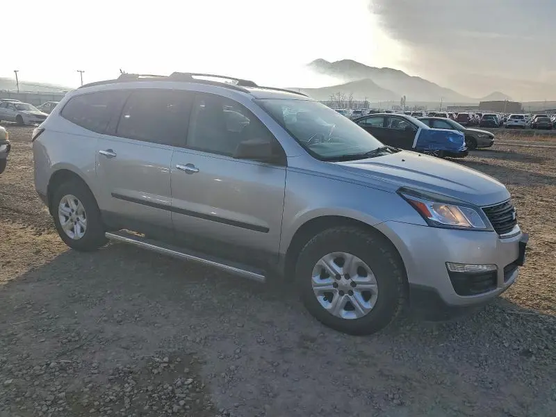 2013 CHEVROLET TRAVERSE LS  