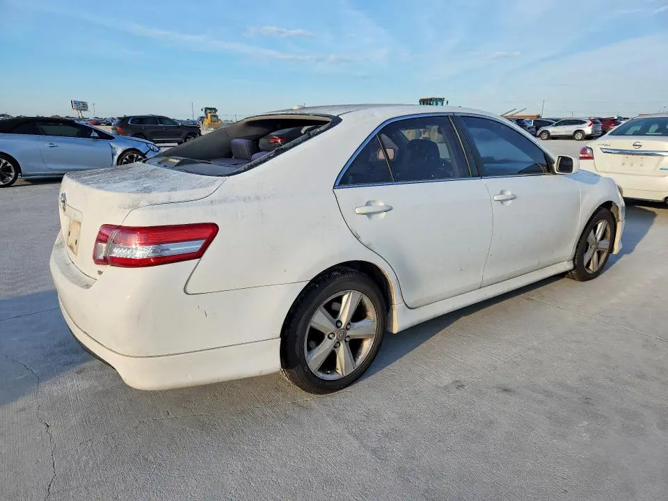 2010 TOYOTA CAMRY SE  