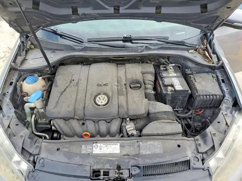 2011 VOLKSWAGEN GOLF   