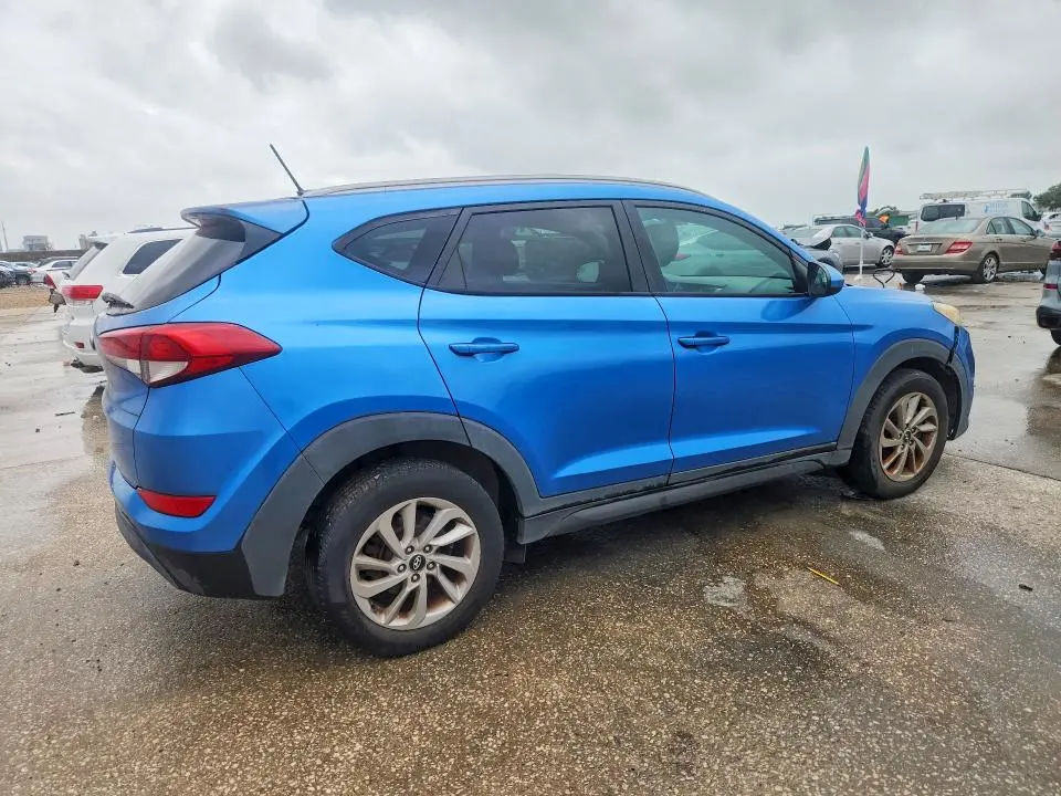 2016 HYUNDAI TUCSON SE  