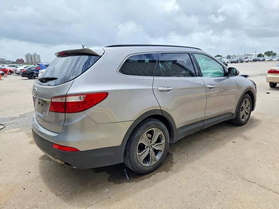 2016 HYUNDAI SANTA FE SE  