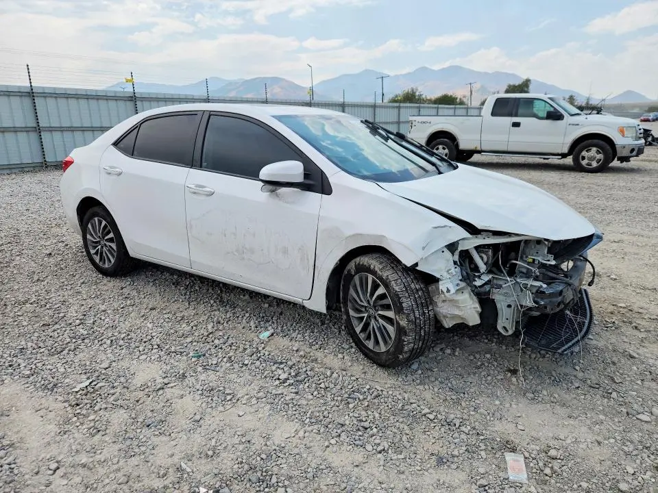 2017 TOYOTA COROLLA XLE  
