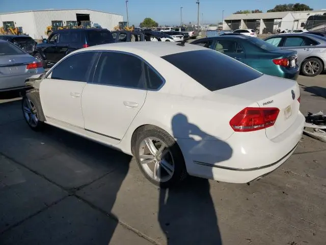 2015 VOLKSWAGEN PASSAT SE  