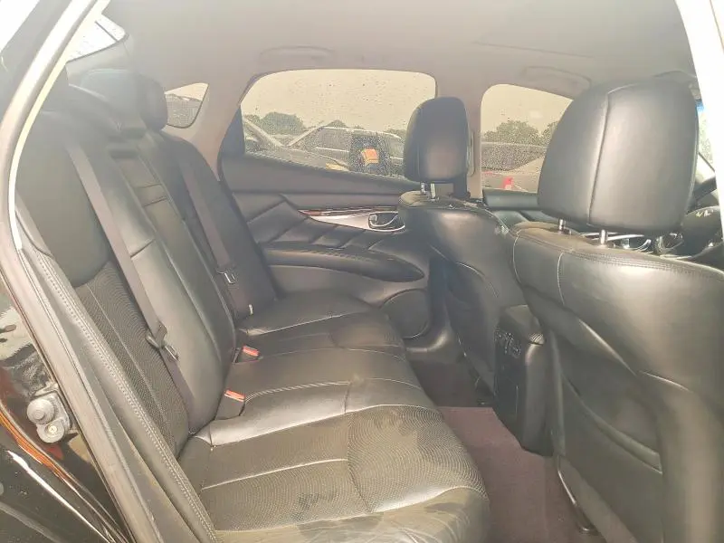 2011 INFINITI M37 X  
