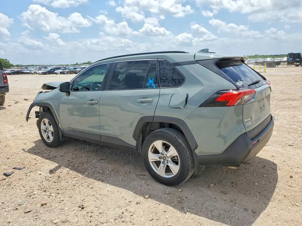 2020 TOYOTA RAV4 XLE  