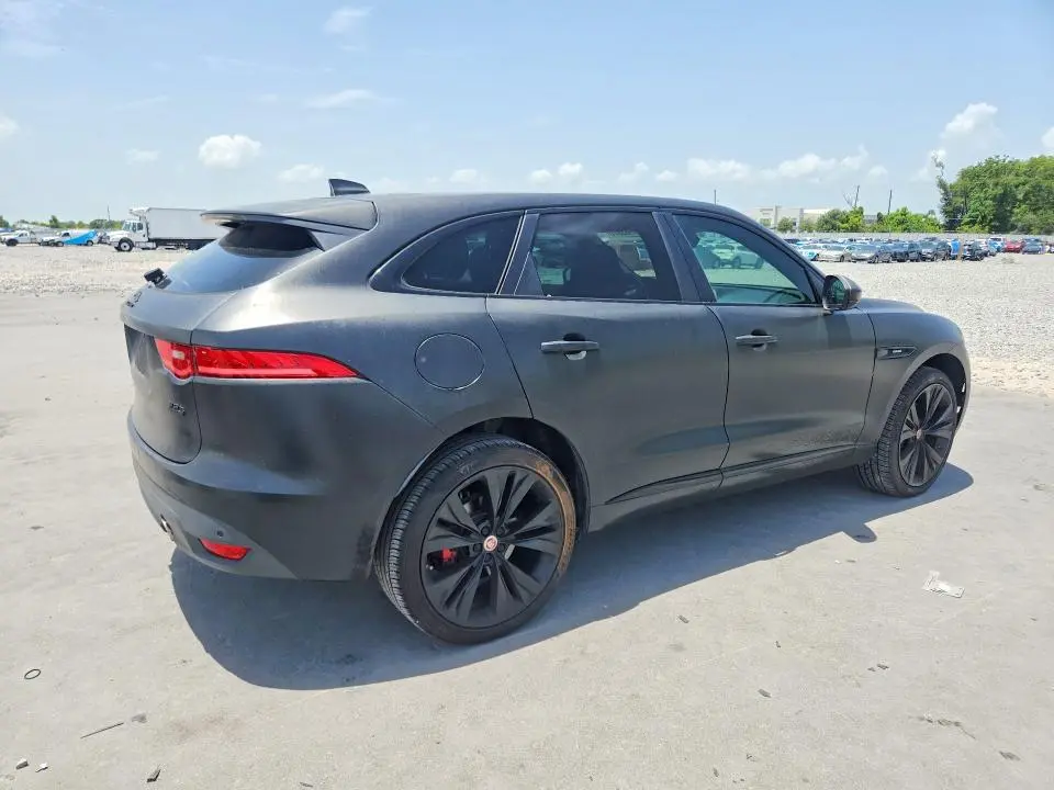 2017 JAGUAR F-PACE R - SPORT  