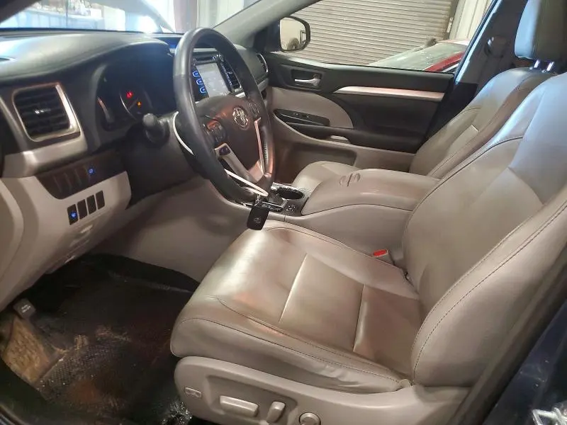 2016 TOYOTA HIGHLANDER XLE  