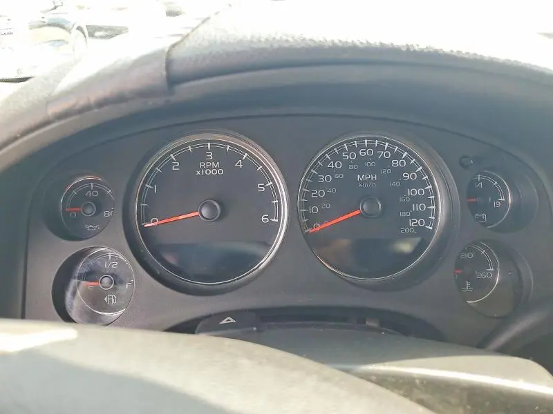 2011 CHEVROLET SUBURBAN K1500 LS  