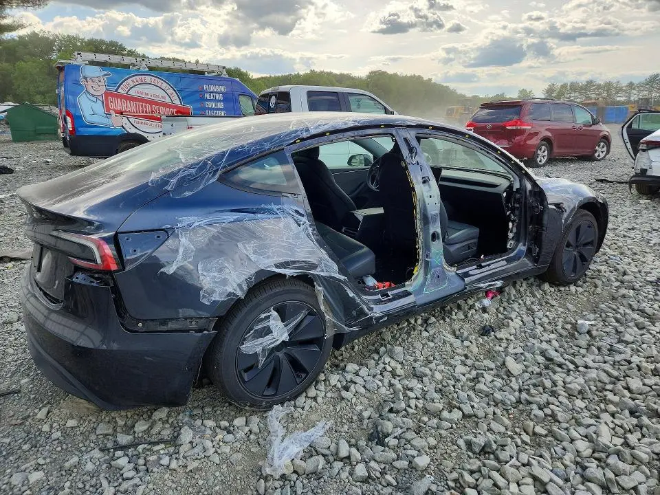 2025 TESLA MODEL 3   