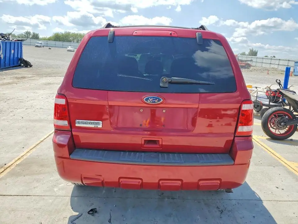 2011 FORD ESCAPE XLT  
