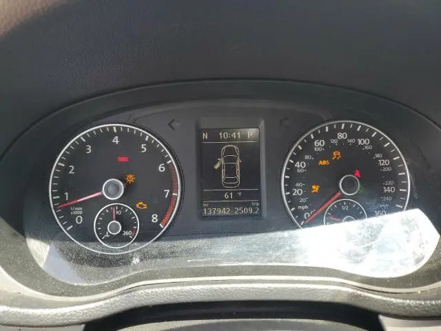 2013 VOLKSWAGEN PASSAT SE  