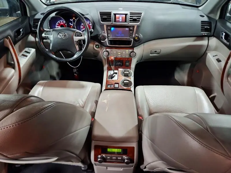 2013 TOYOTA HIGHLANDER LIMITED  