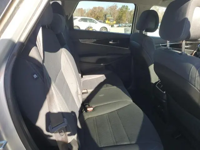 2016 KIA SORENTO LX  