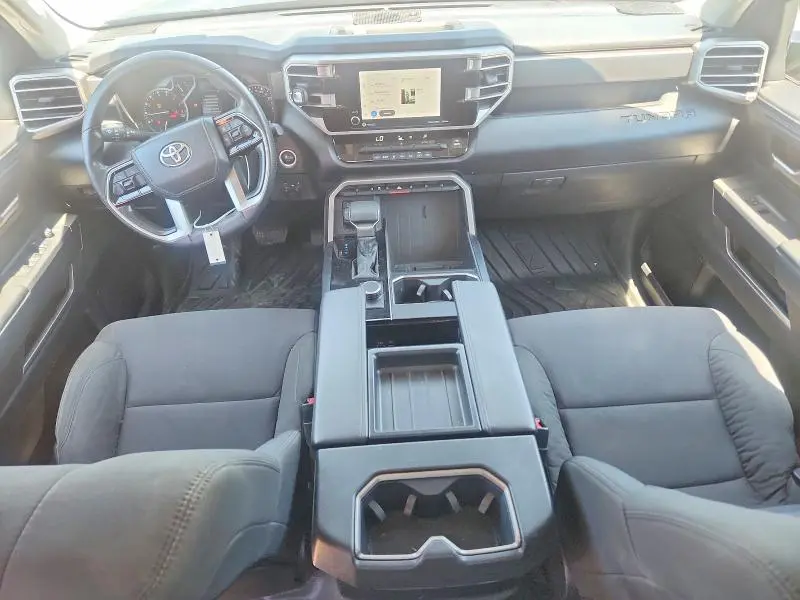 2022 TOYOTA TUNDRA SR5  