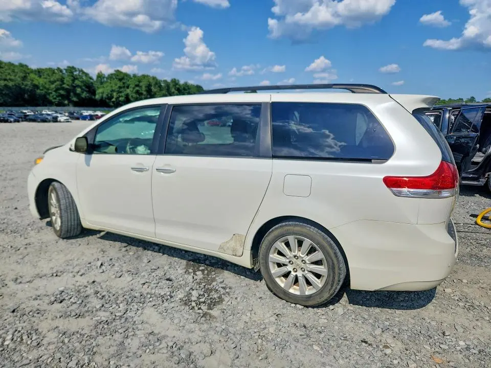 2014 TOYOTA SIENNA LIMITED 7-PASSENGER  