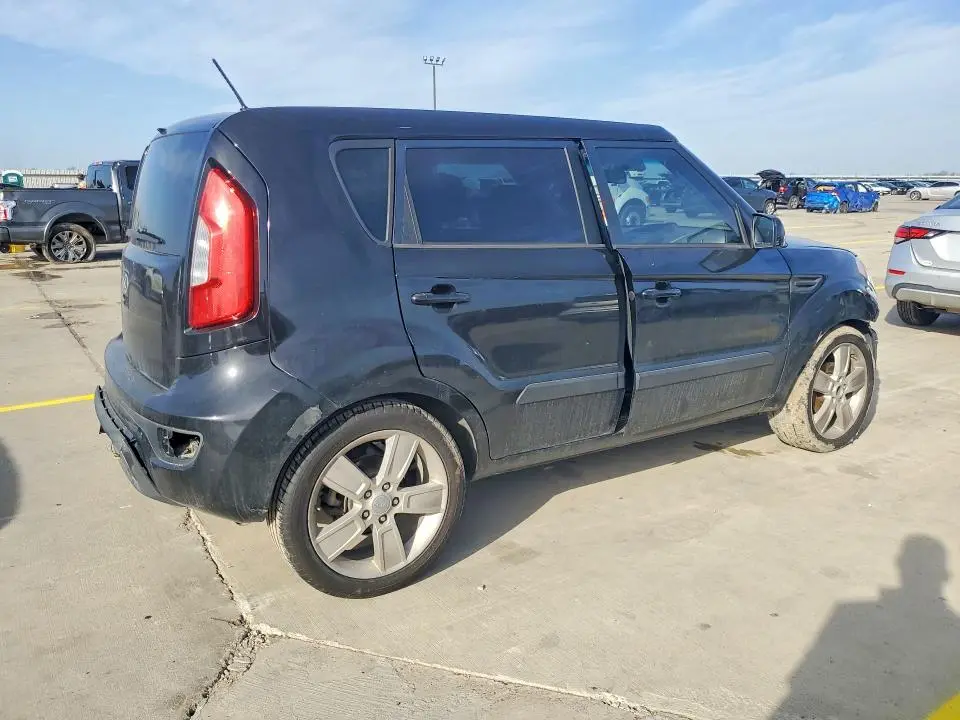 2011 KIA SOUL +  