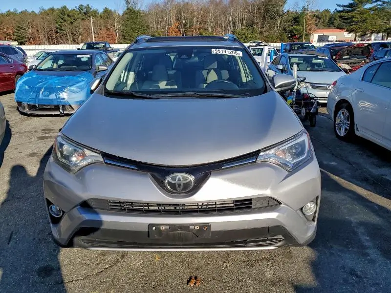 2018 TOYOTA RAV4 XLE  