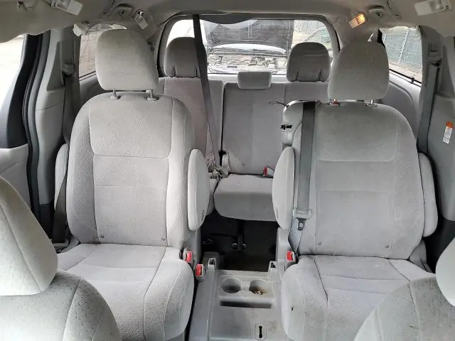 2015 TOYOTA SIENNA LE  