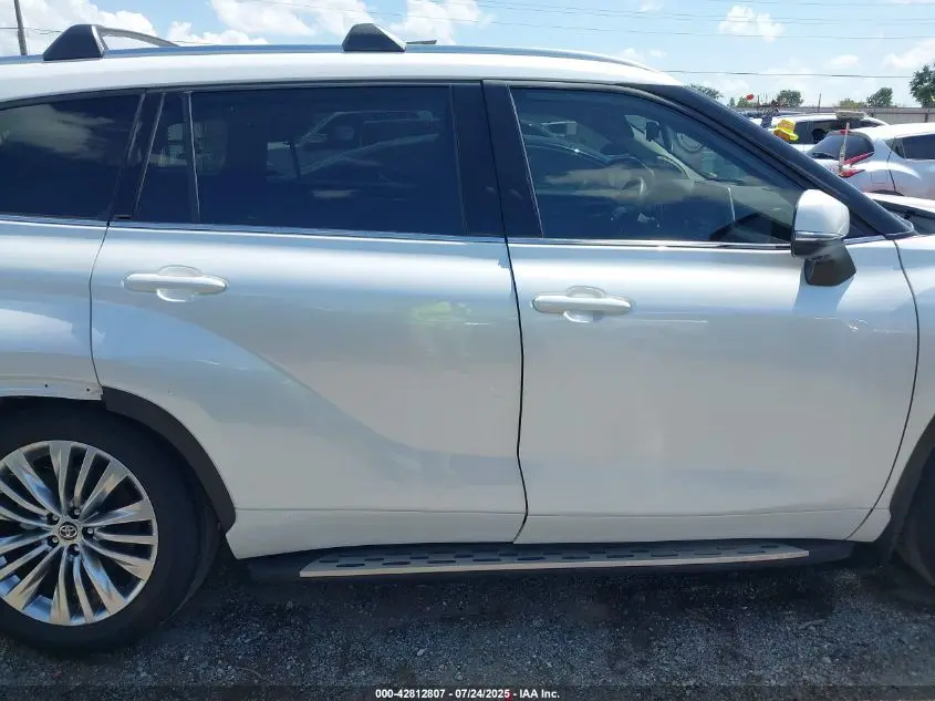 2024 TOYOTA HIGHLANDER PLATINUM