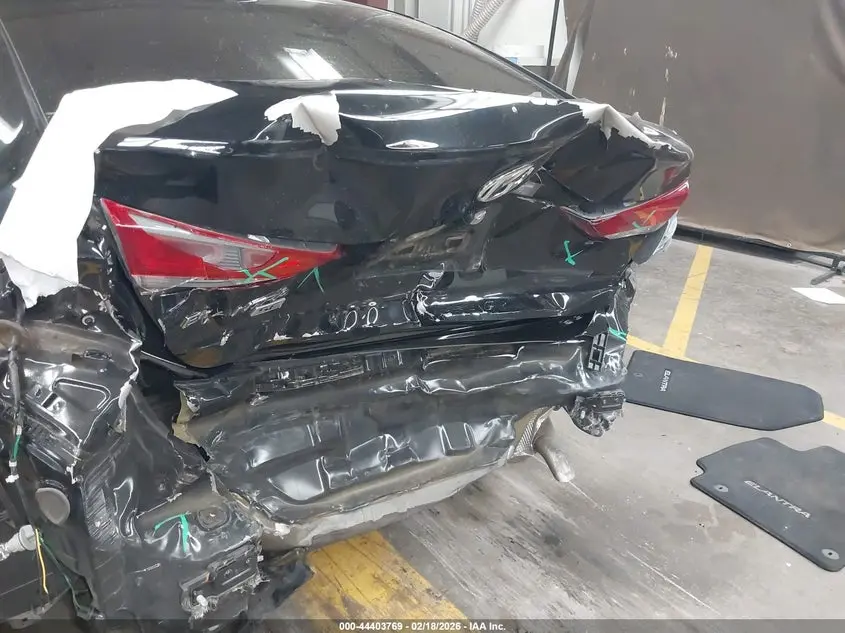 2018 HYUNDAI ELANTRA SE