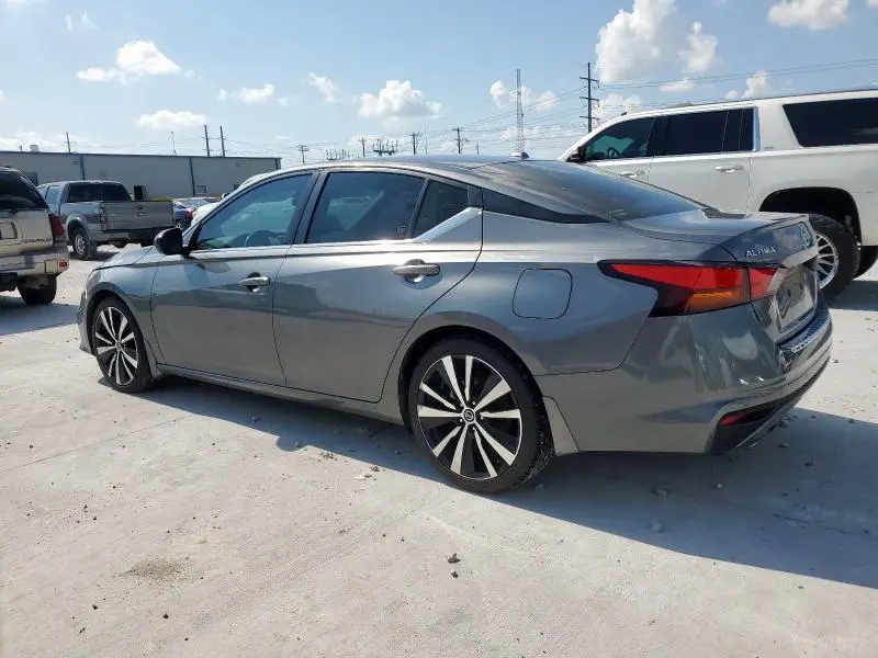 2022 NISSAN ALTIMA SR  