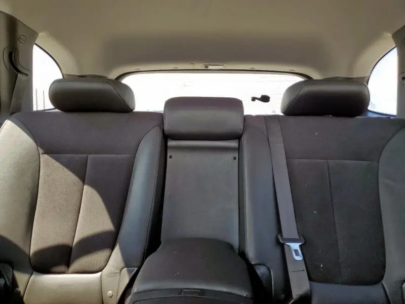 2010 HYUNDAI SANTA FE SE  