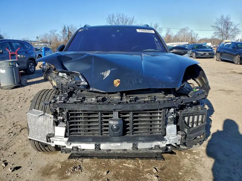 2024 PORSCHE CAYENNE S  