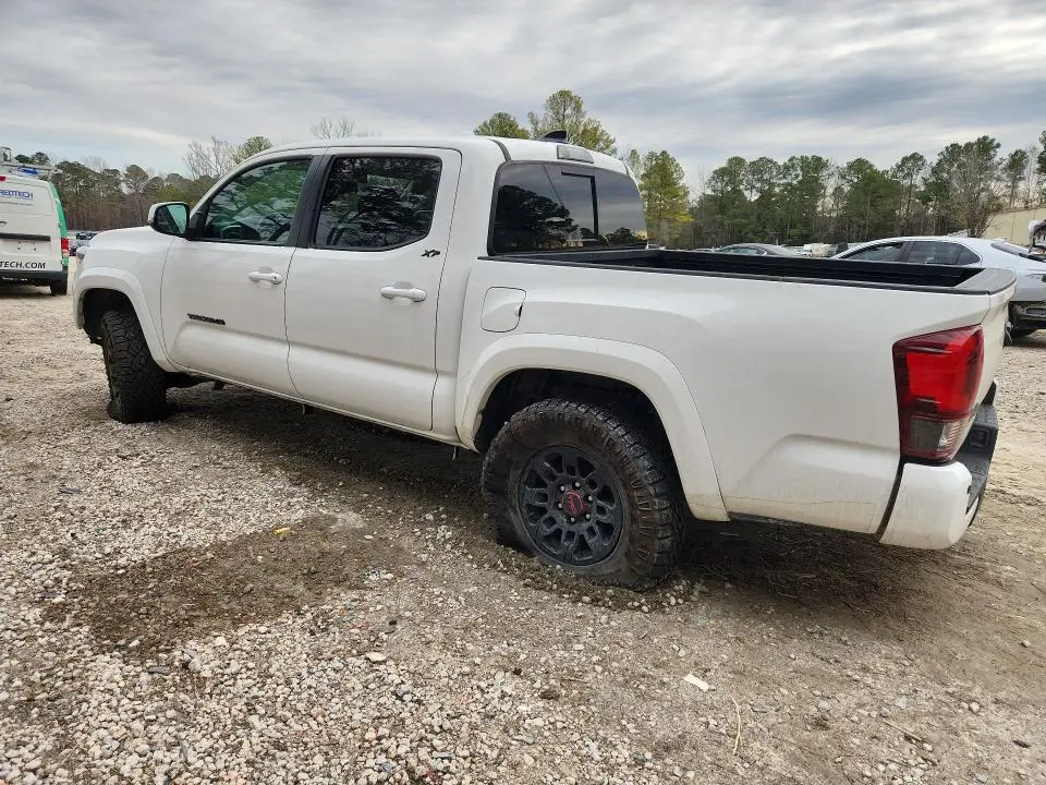 2022 TOYOTA TACOMA SR5 V6  