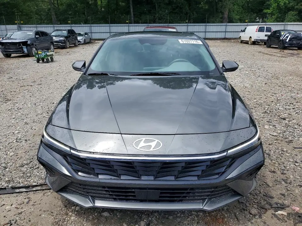 2025 HYUNDAI ELANTRA SEL  