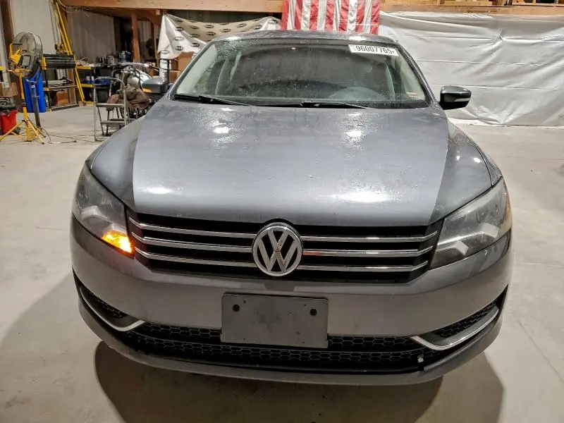 2013 VOLKSWAGEN PASSAT S  