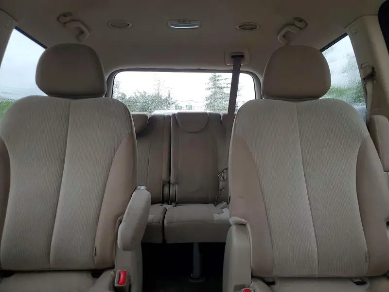 2012 KIA SEDONA LX  