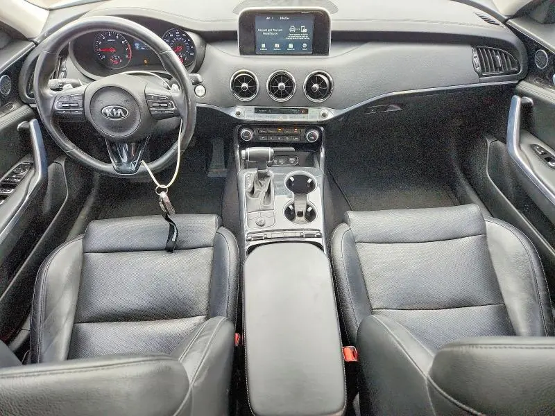 2018 KIA STINGER BASE  