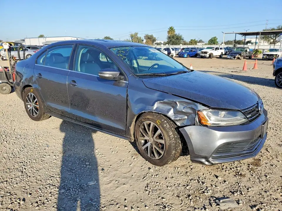 2017 VOLKSWAGEN JETTA SE  