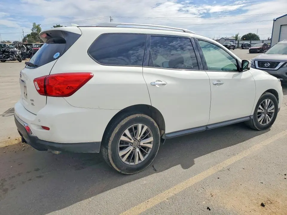 2019 NISSAN PATHFINDER SL  