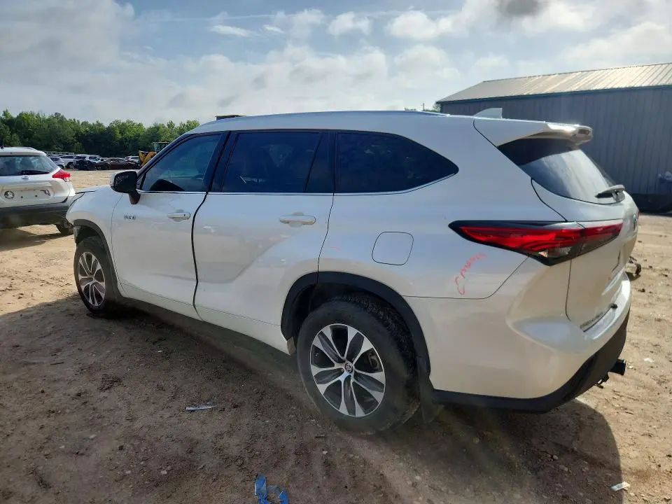 2021 TOYOTA HIGHLANDER HYBRID XLE  