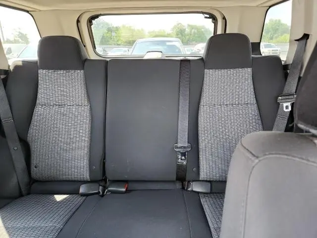 2010 JEEP GRAND CHEROKEE LAREDO  