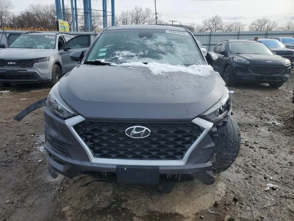 2021 HYUNDAI TUCSON SE  