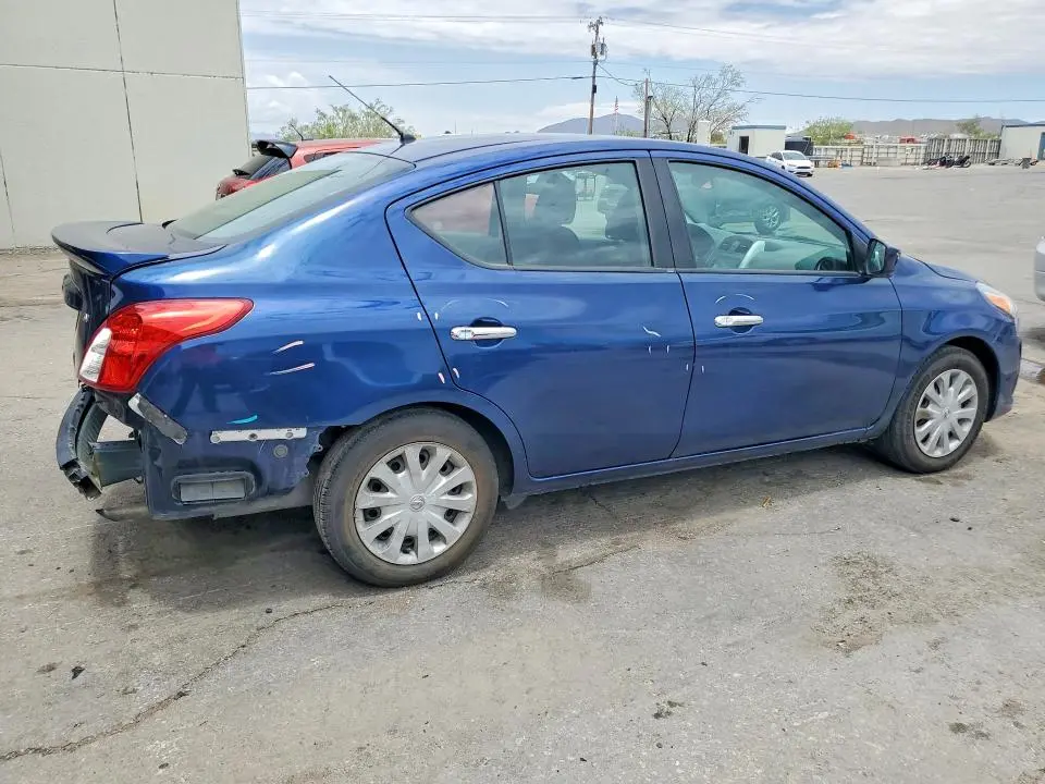 2019 NISSAN VERSA SV  