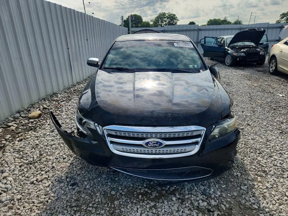 2012 FORD TAURUS LIMITED  