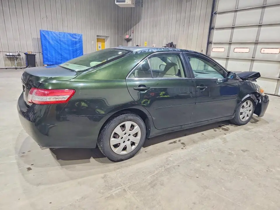 2010 TOYOTA CAMRY LE V6  