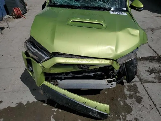 2023 TOYOTA 4RUNNER SE  