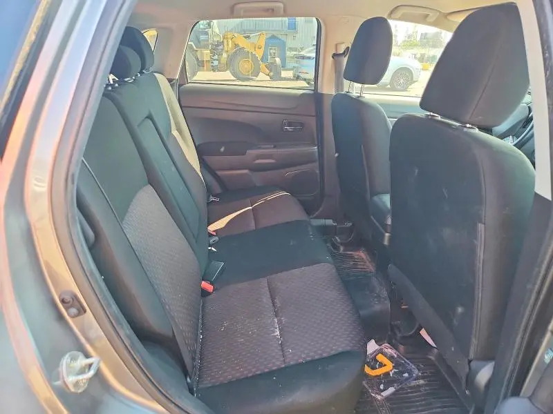 2019 MITSUBISHI RVR SE  