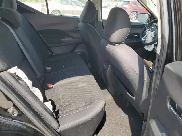 2022 NISSAN KICKS SV  